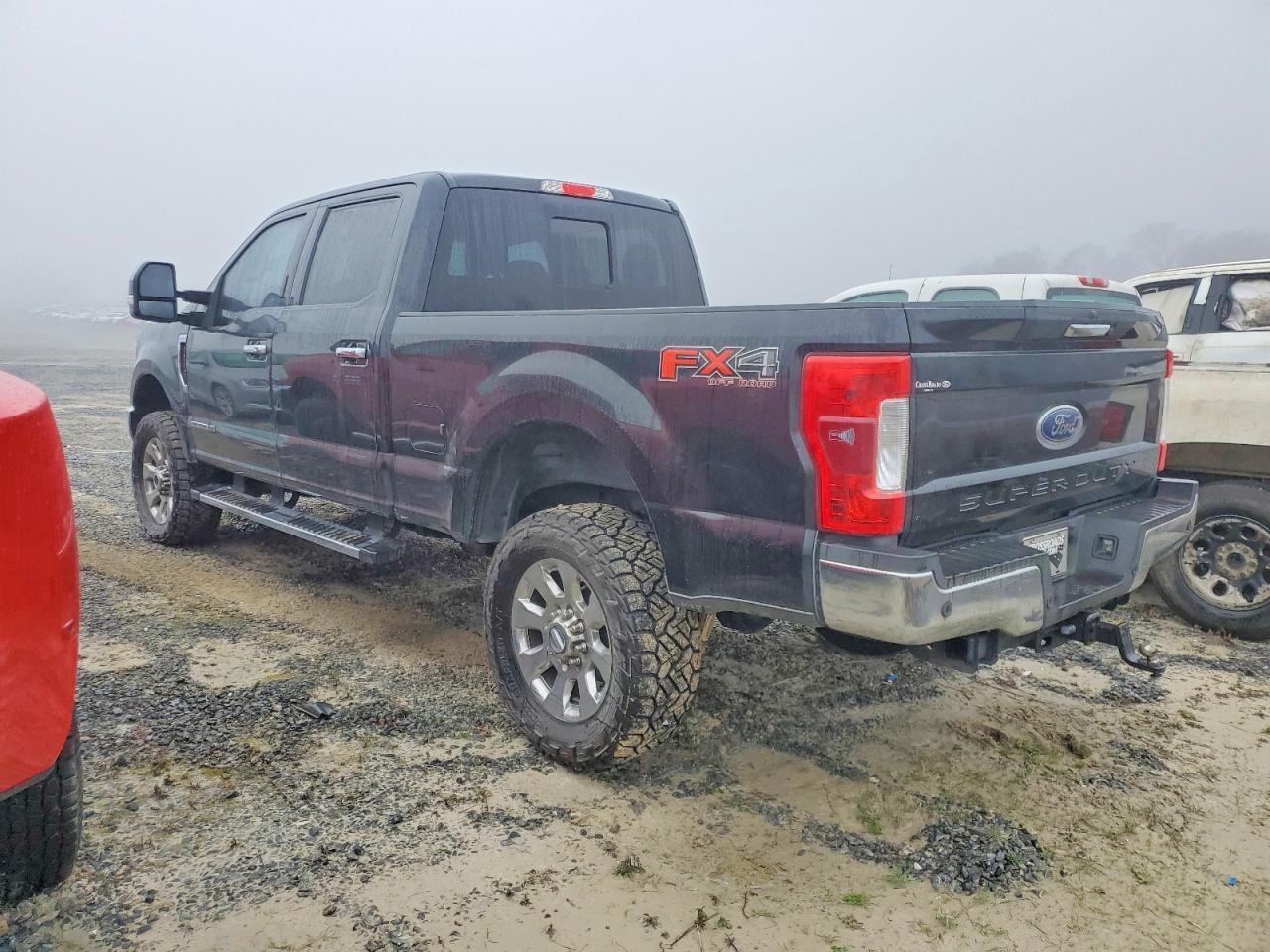 2017 Ford F250 Super Duty - Фото 2