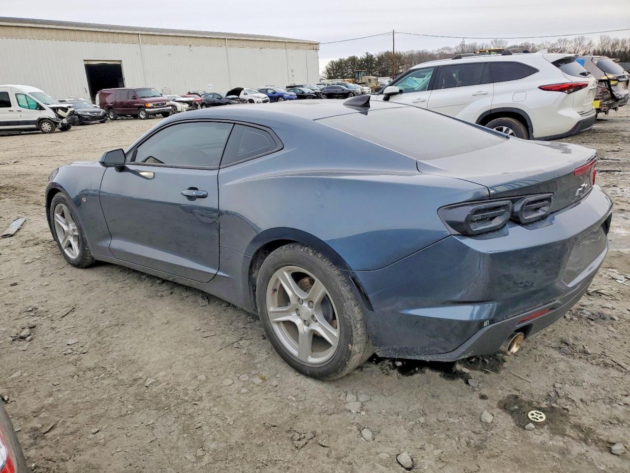 2023 Chevrolet Camaro Ls - Фото 2