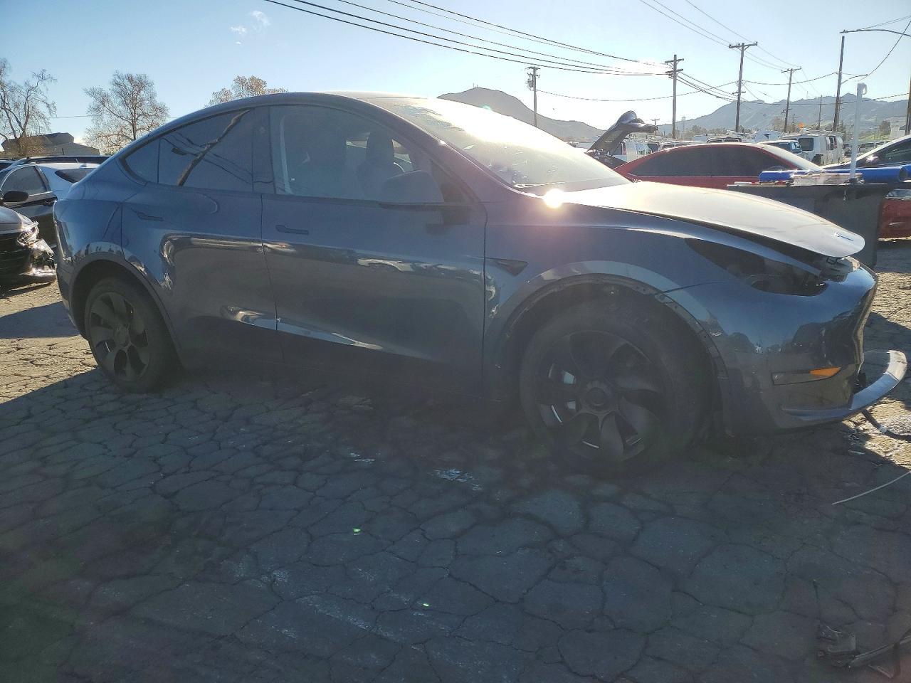 2023 Tesla Model Y - Фото 4