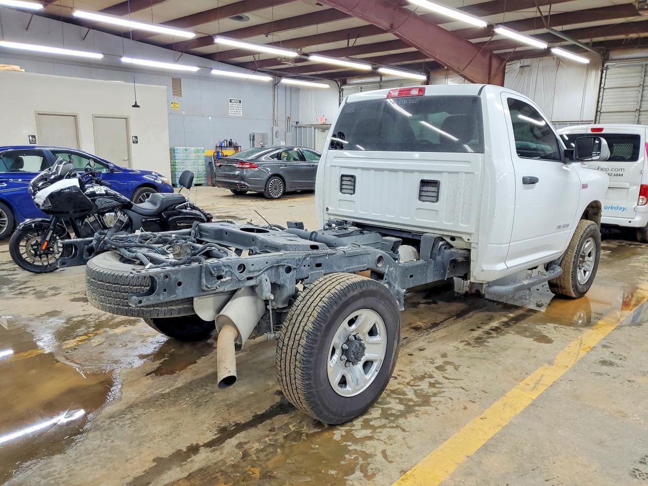 2022 Ram 2500 Tradesman 6.4L V8 4X4 8' Box - Фото 3