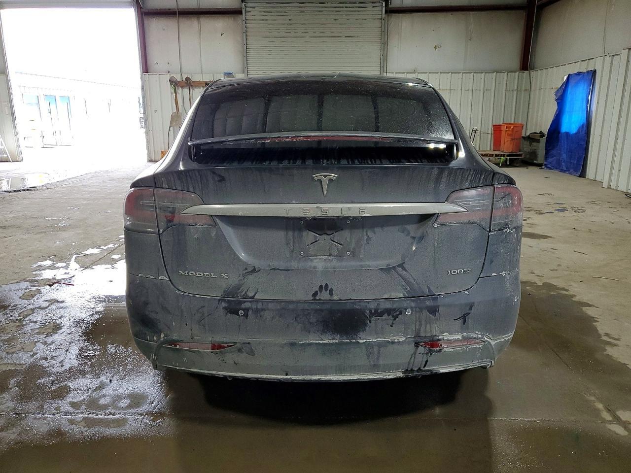 2018 Tesla Model X - Фото 6