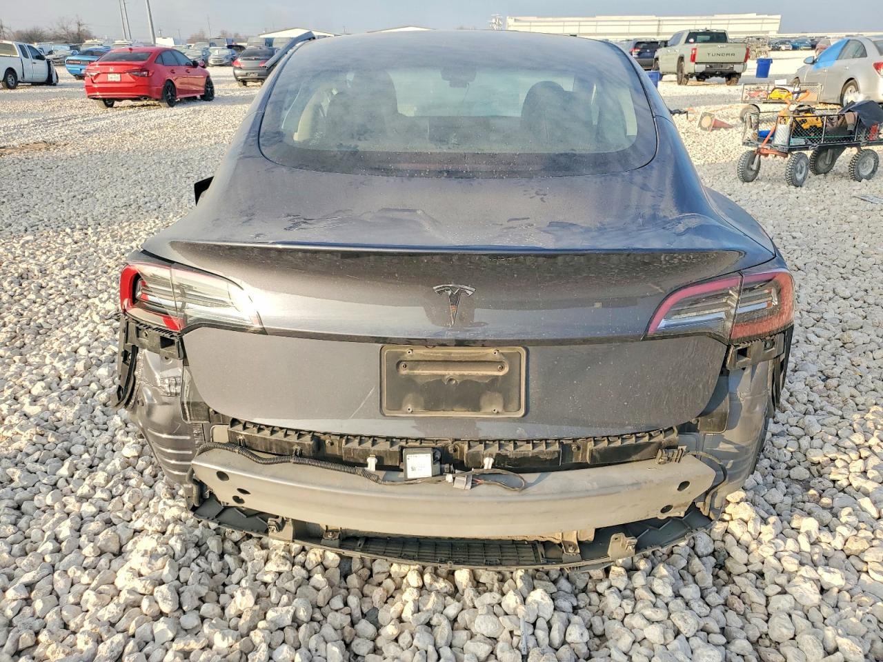 2023 Tesla Model 3 - Image 6