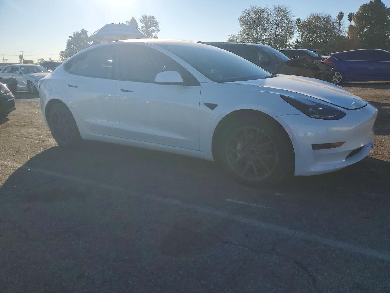 2022 Tesla Model 3 - Фото 4