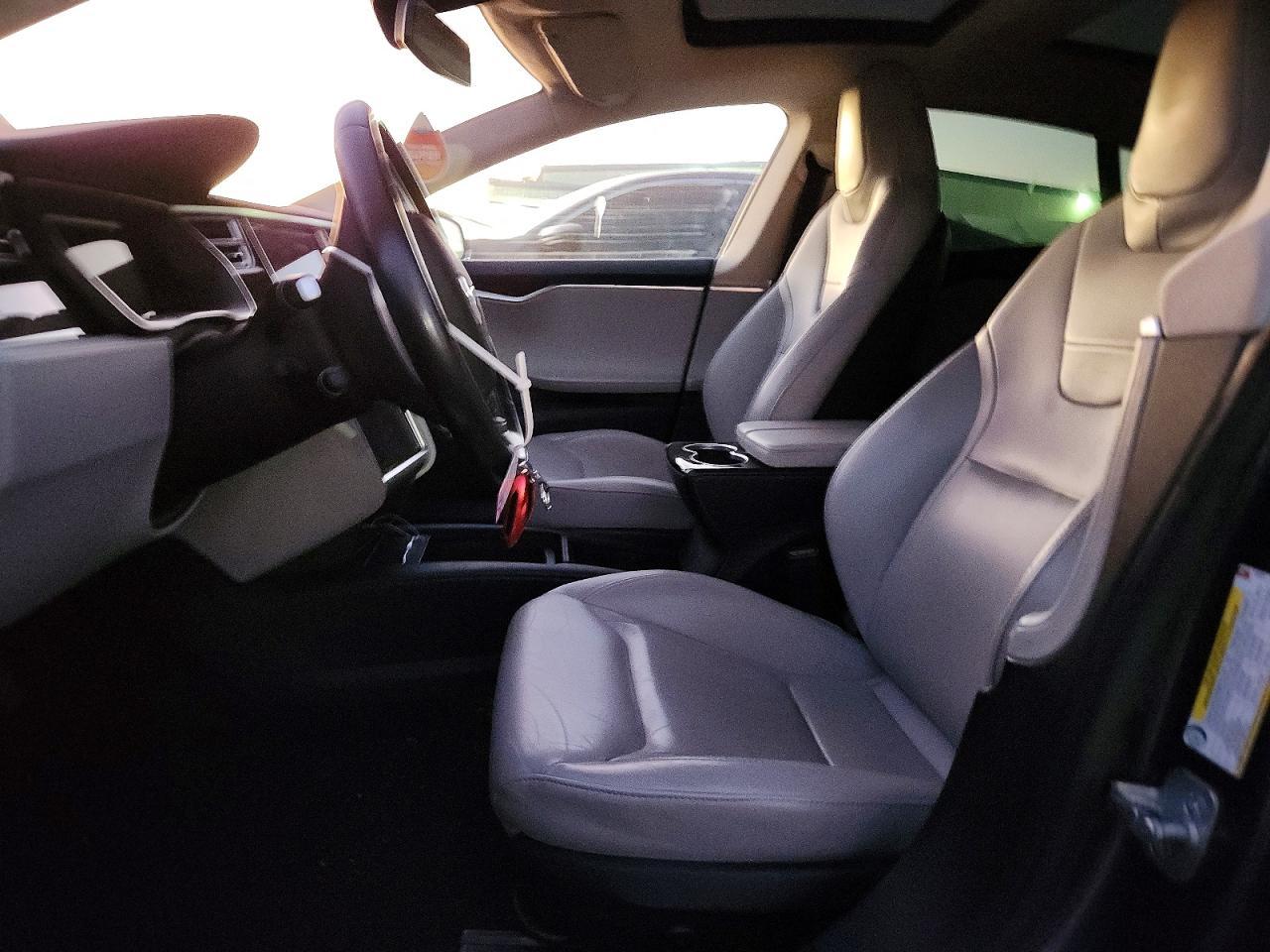 2016 Tesla Model S - Image 7