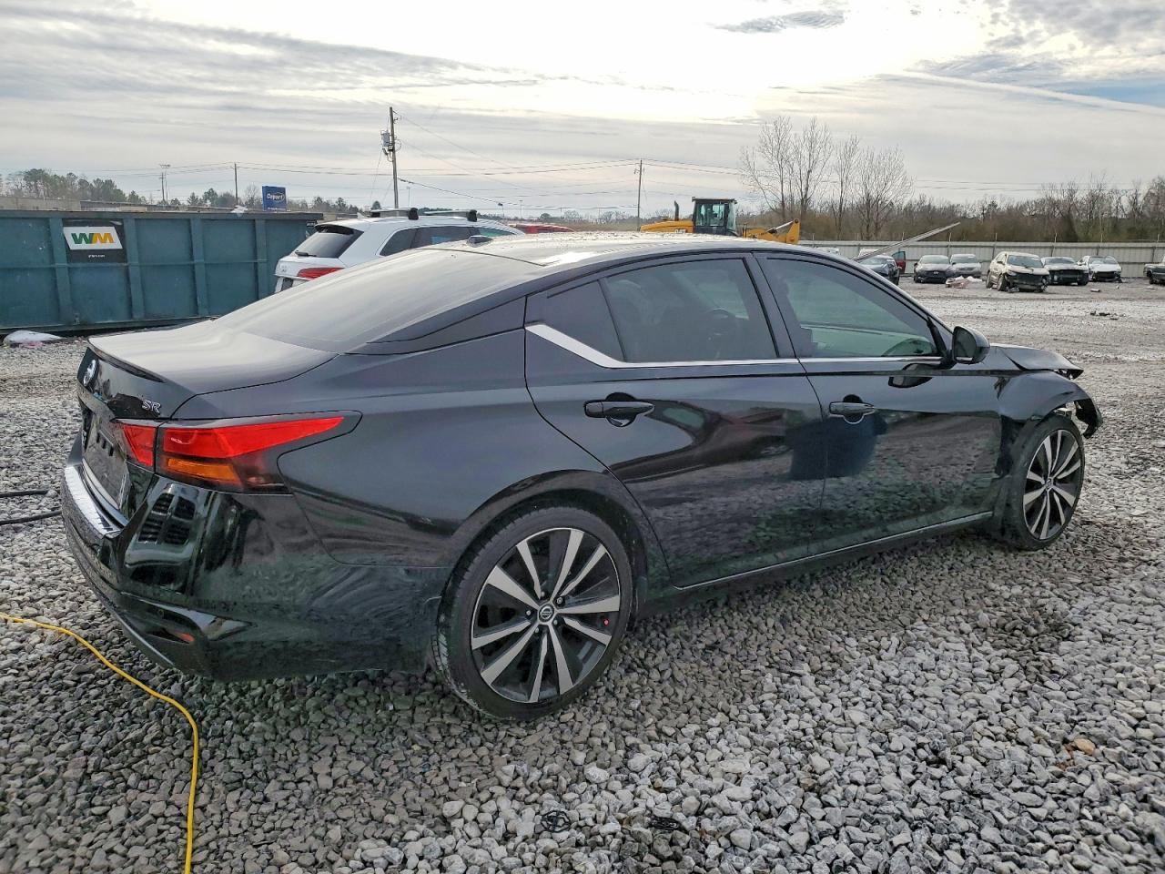 2022 Nissan Altima Sr - Фото 3
