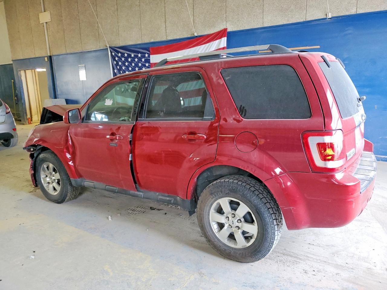 2011 Ford Escape Limited - Фото 2