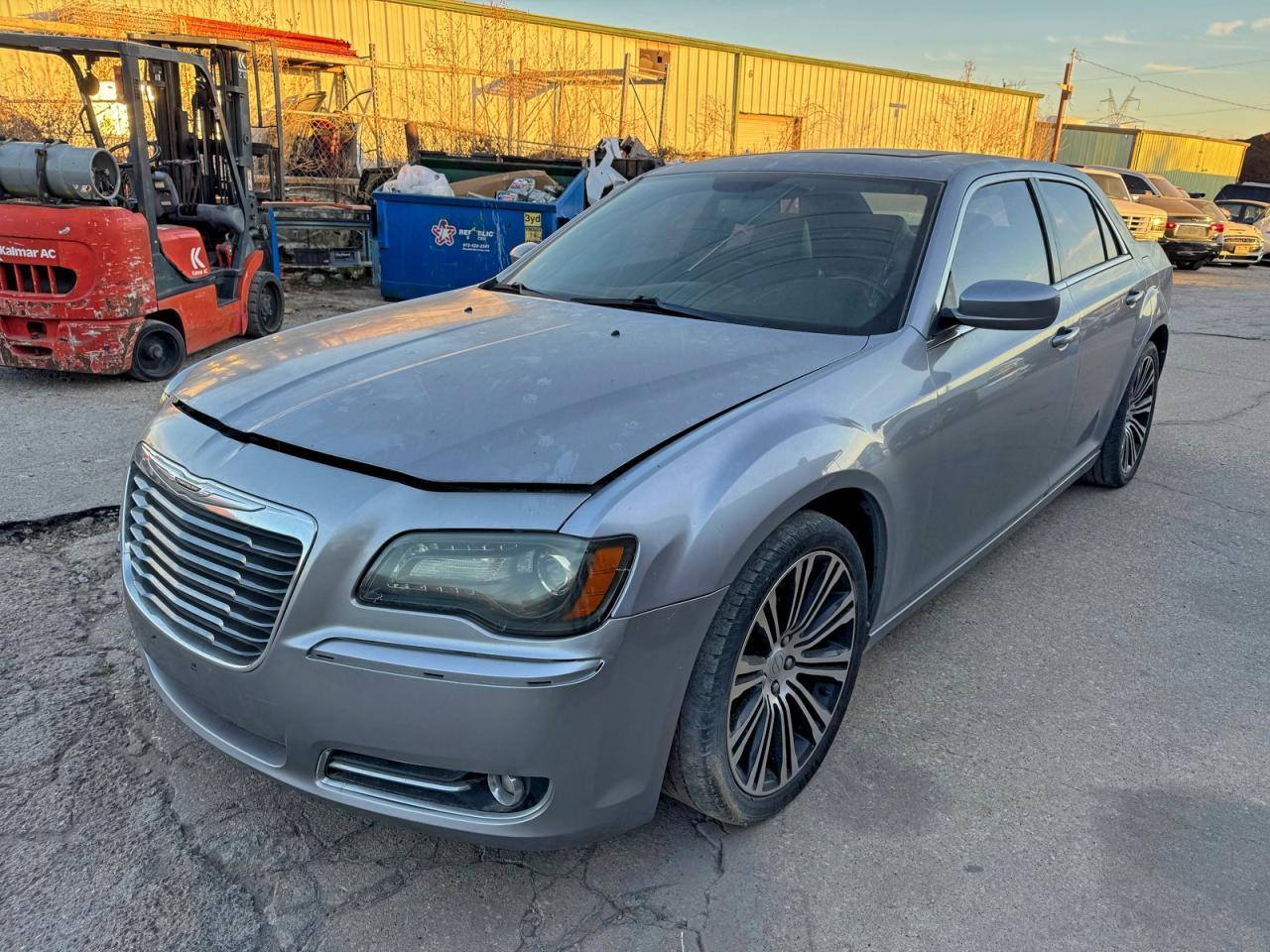 2013 Chrysler 300 S - Фото 2