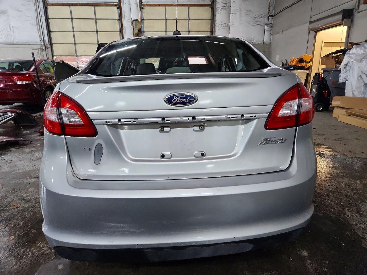 2011 Ford Fiesta Se - Image 6