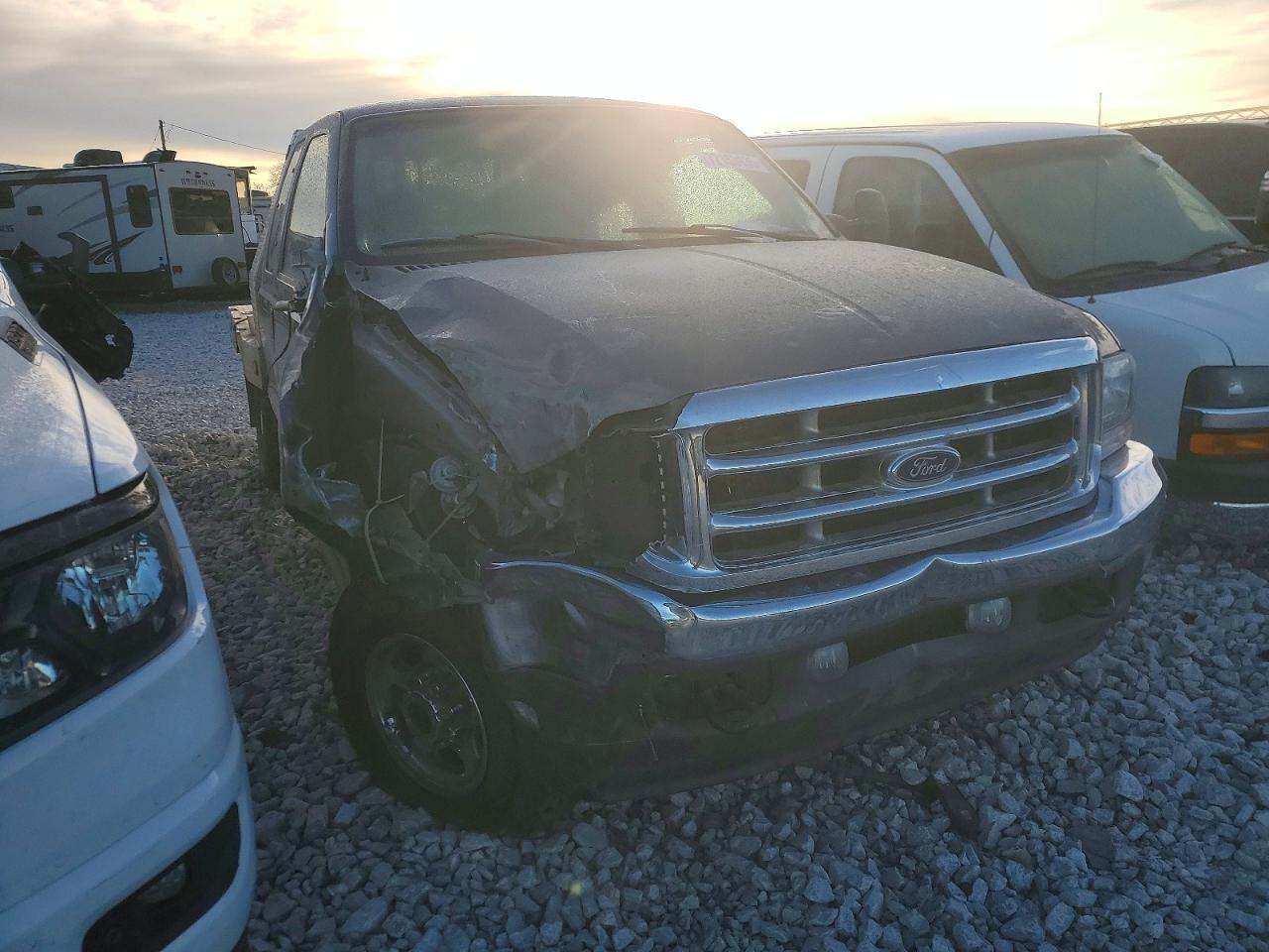 2002 Ford F250 Super Duty Flatbed Truck - Image 4