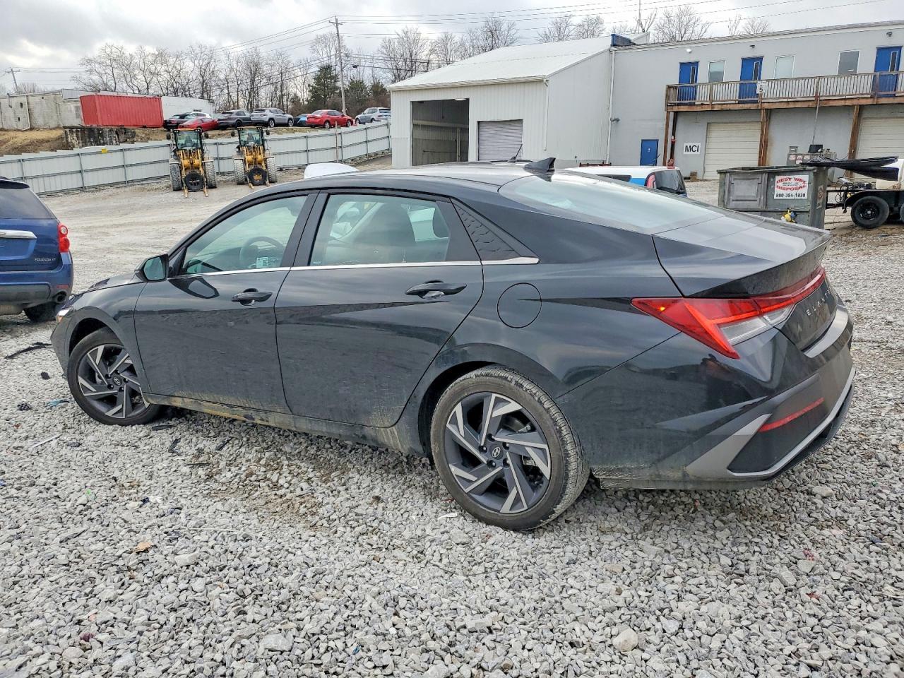2025 Hyundai Elantra Limited - Фото 2