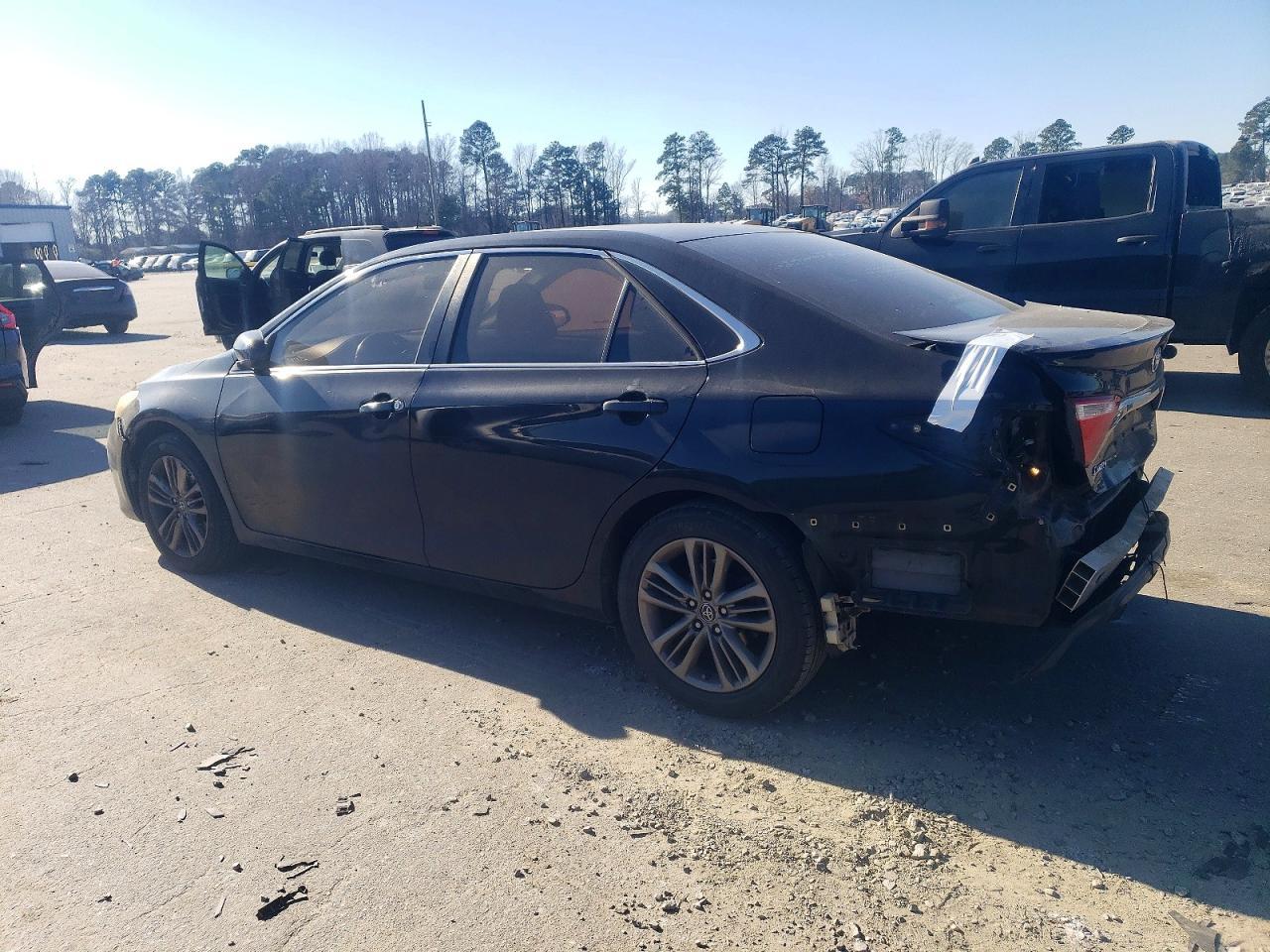 2016 Toyota Camry Le - Image 2