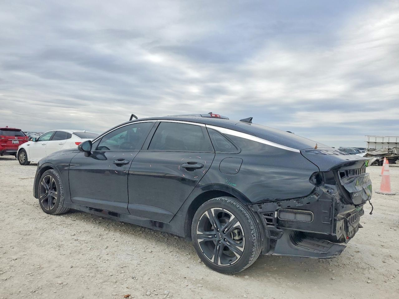 2023 Kia K5 Gt Line - Image 2