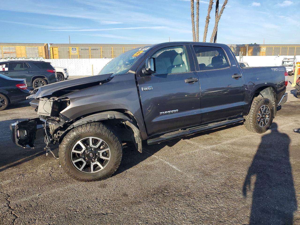 2017 Toyota Tundra Crewmax Sr5