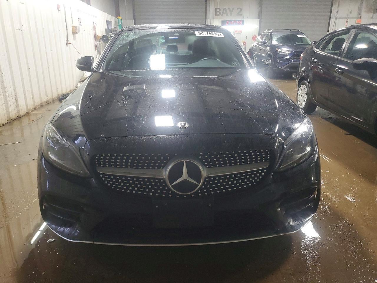 2021 Mercedes-Benz C 300 4Matic - Фото 5