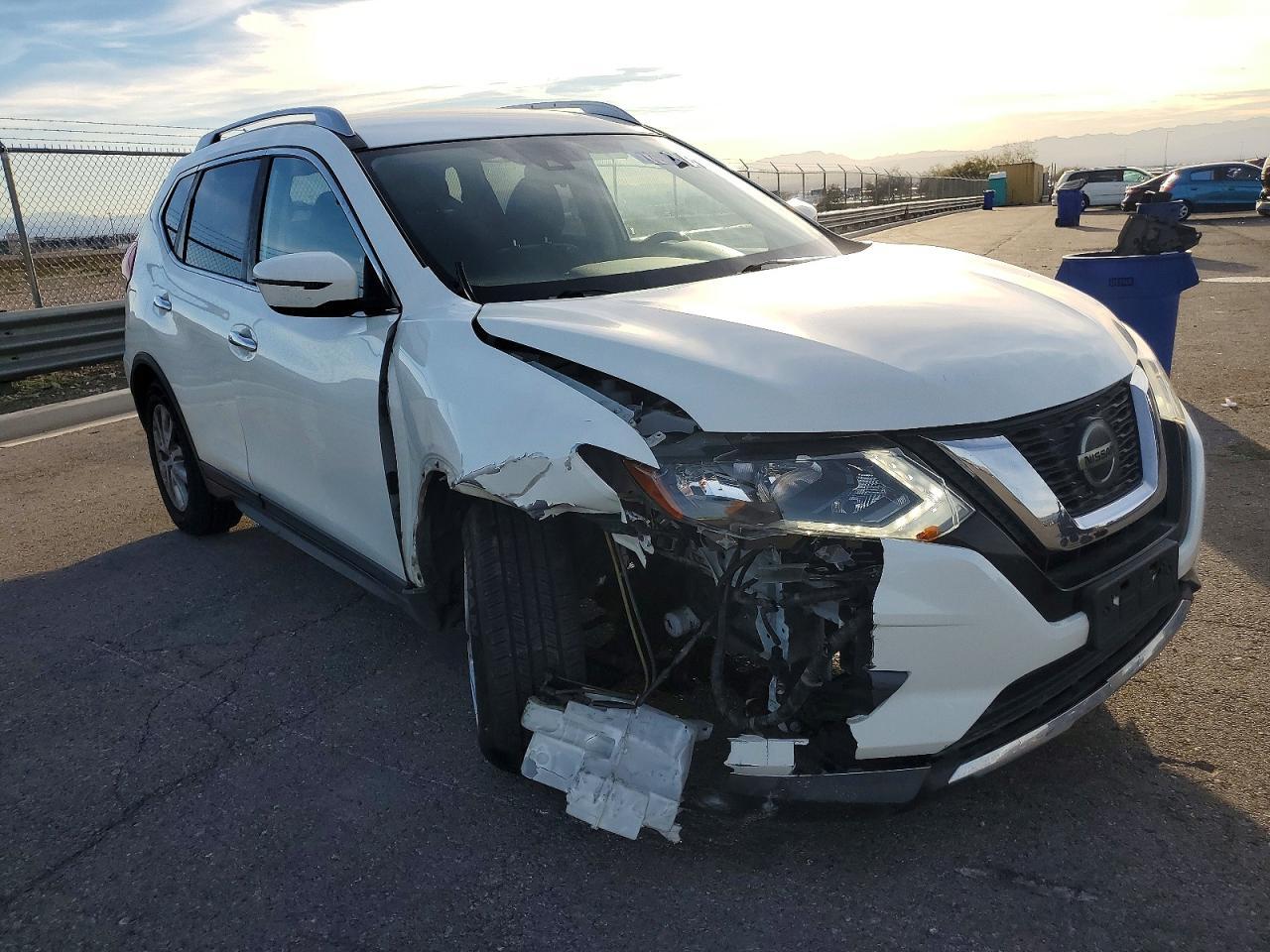 2019 Nissan Rogue S - Фото 4
