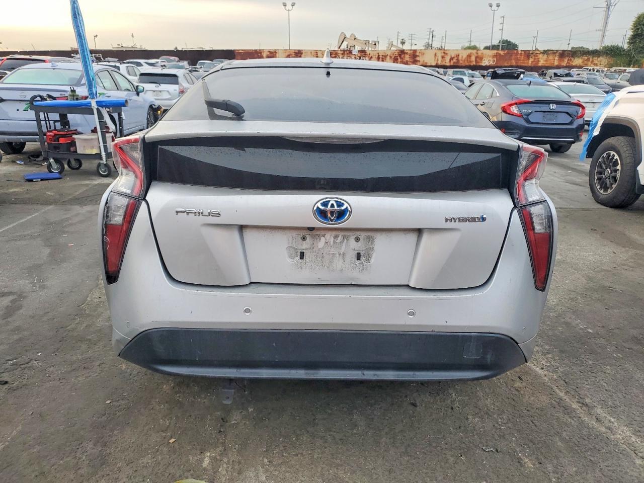 2017 Toyota Prius - Фото 6