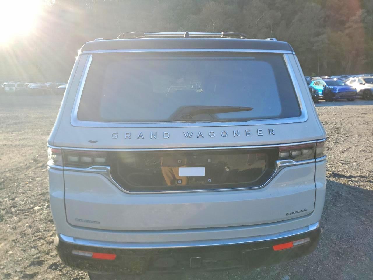 2022 Jeep Grand Wagoneer Series Iii - Image 6