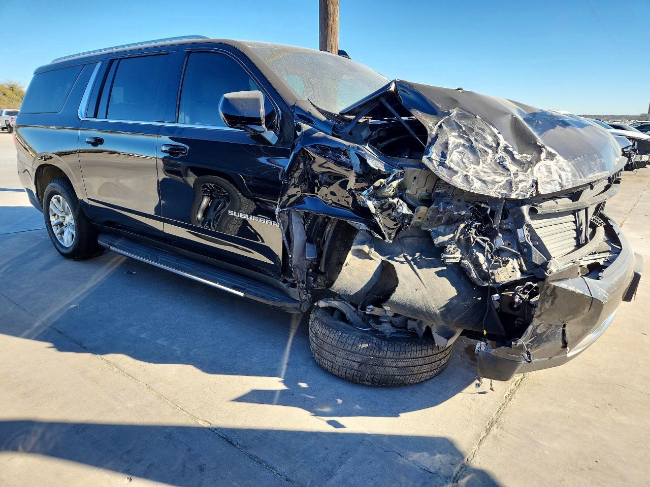 2021 Chev Suburban C1500 Lt - Image 4