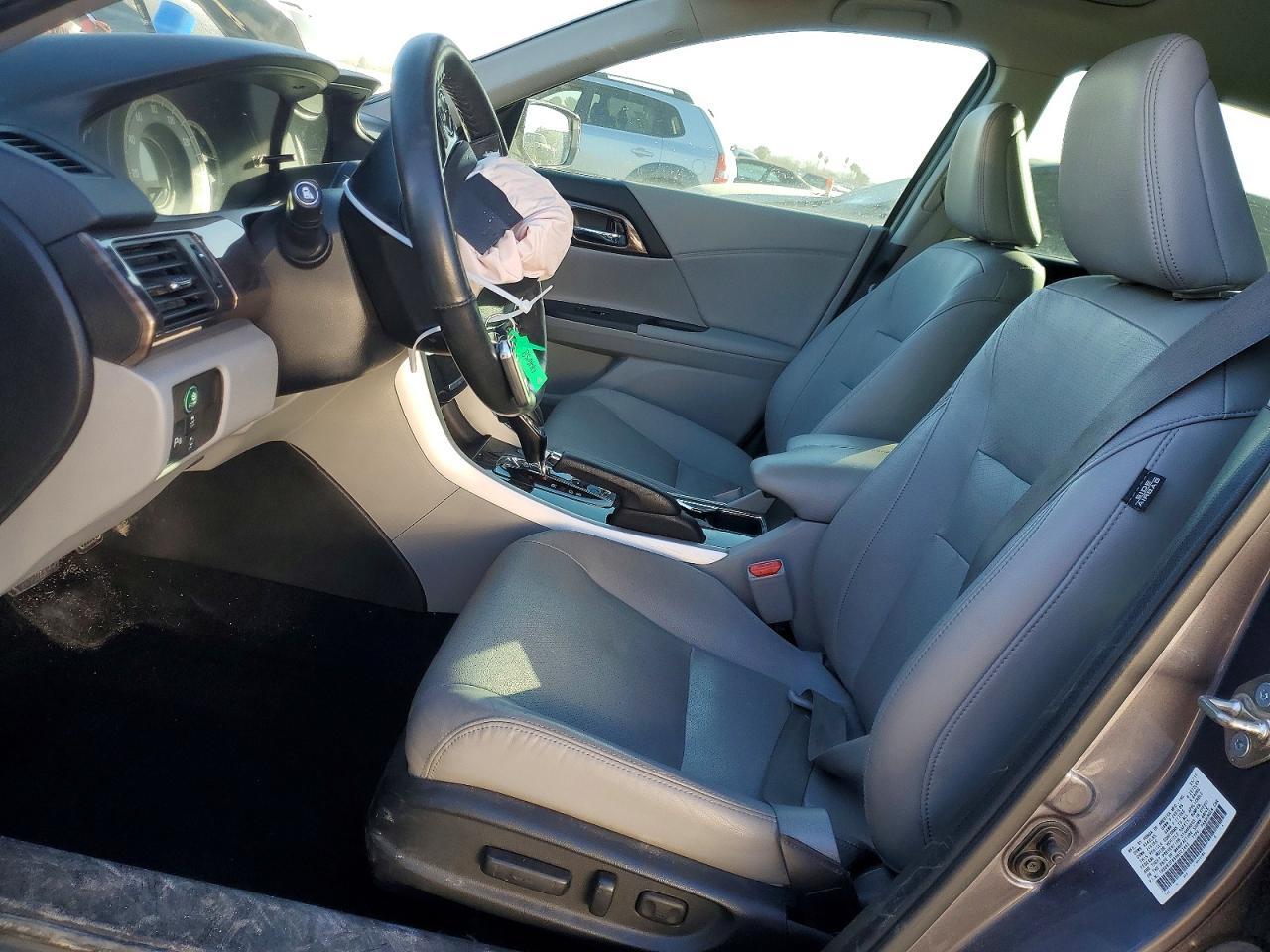 2017 Honda Accord Touring - Image 7