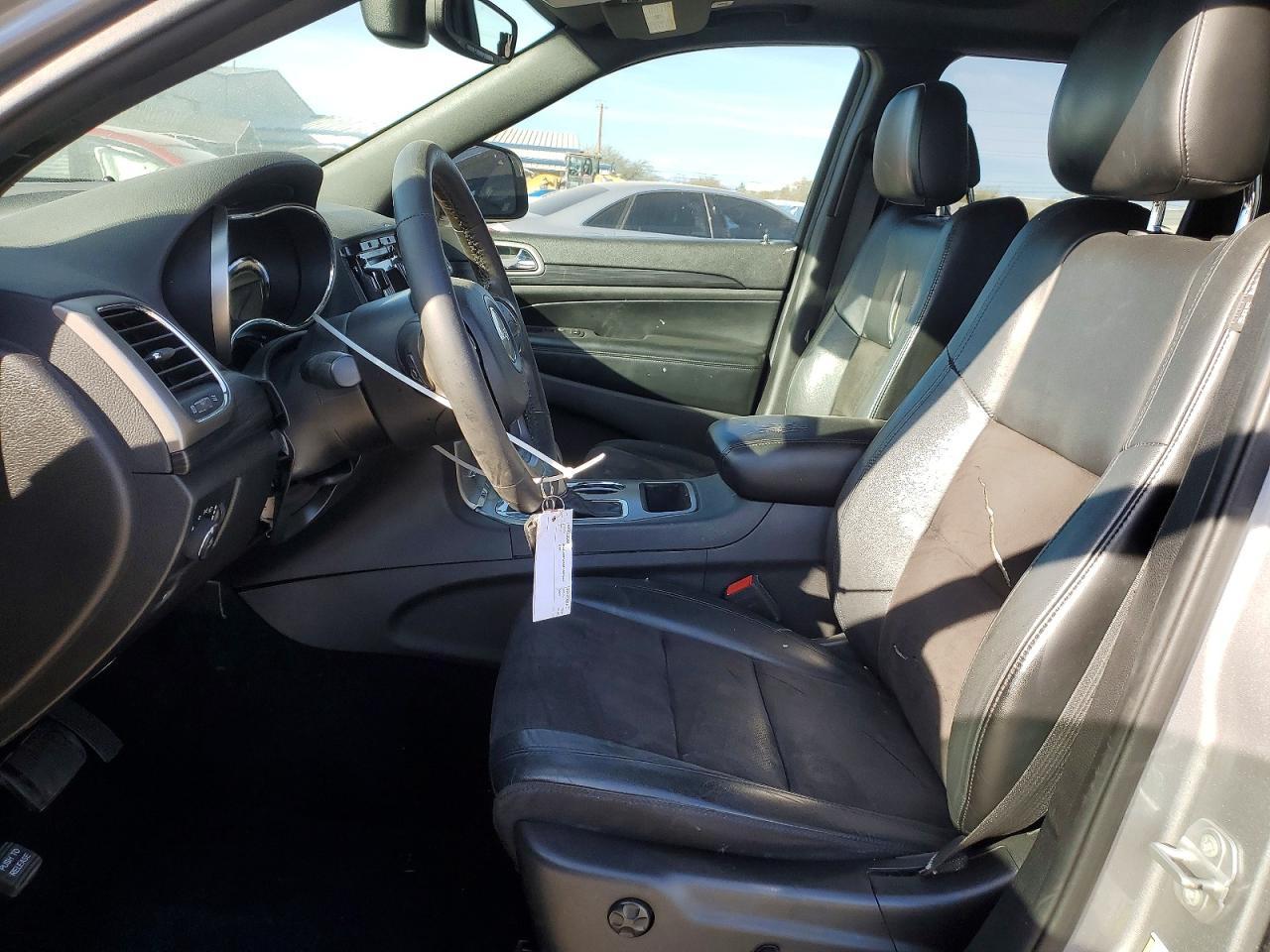 2020 Jeep Grand Cherokee Laredo - Image 7