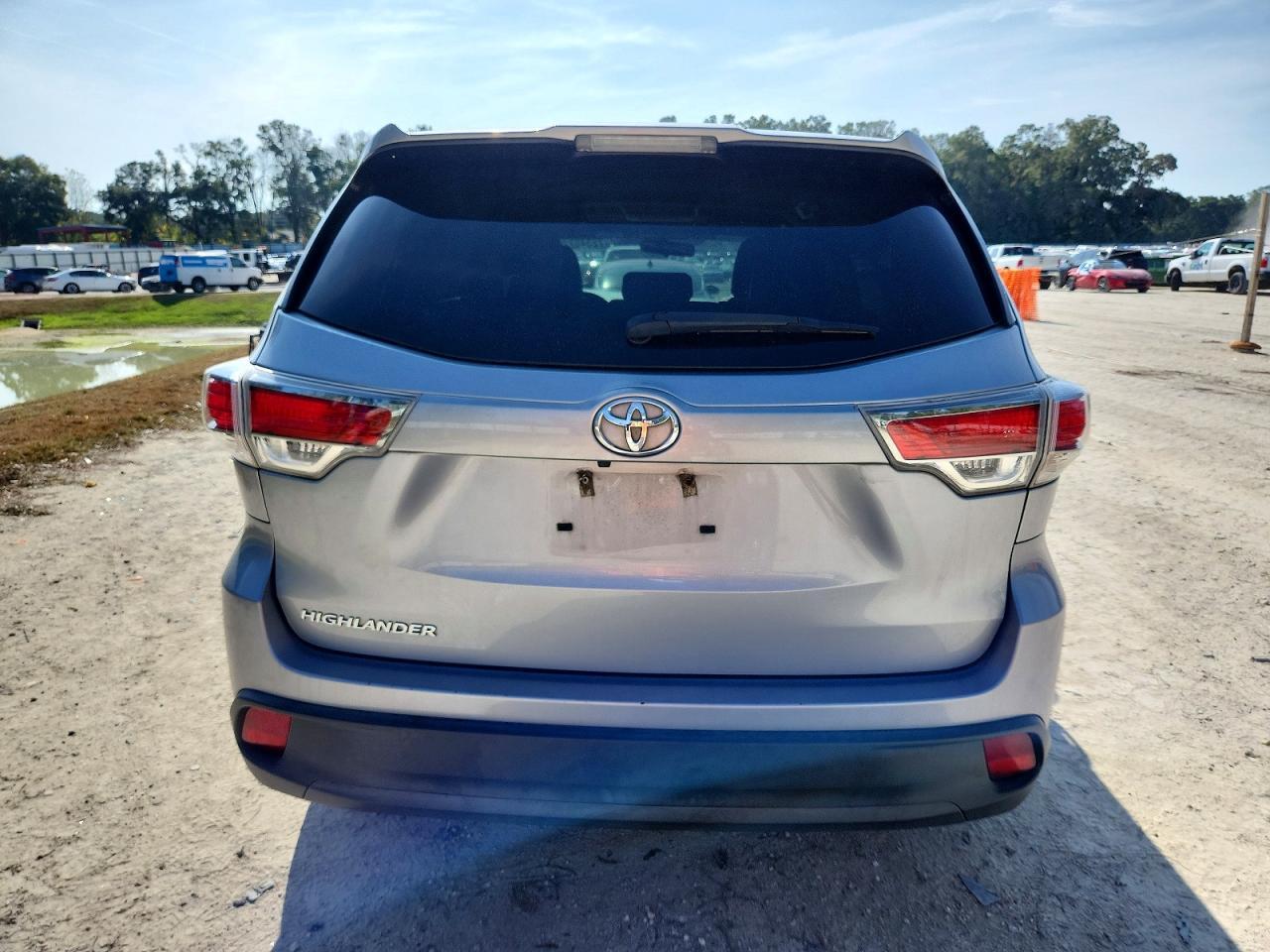 2016 Toyota Highlander Le - Фото 6