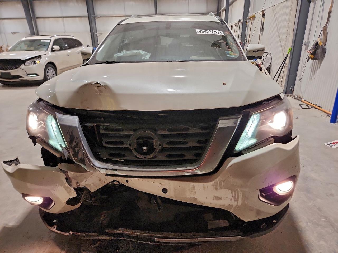 2018 Nissan Pathfinder S - Фото 5