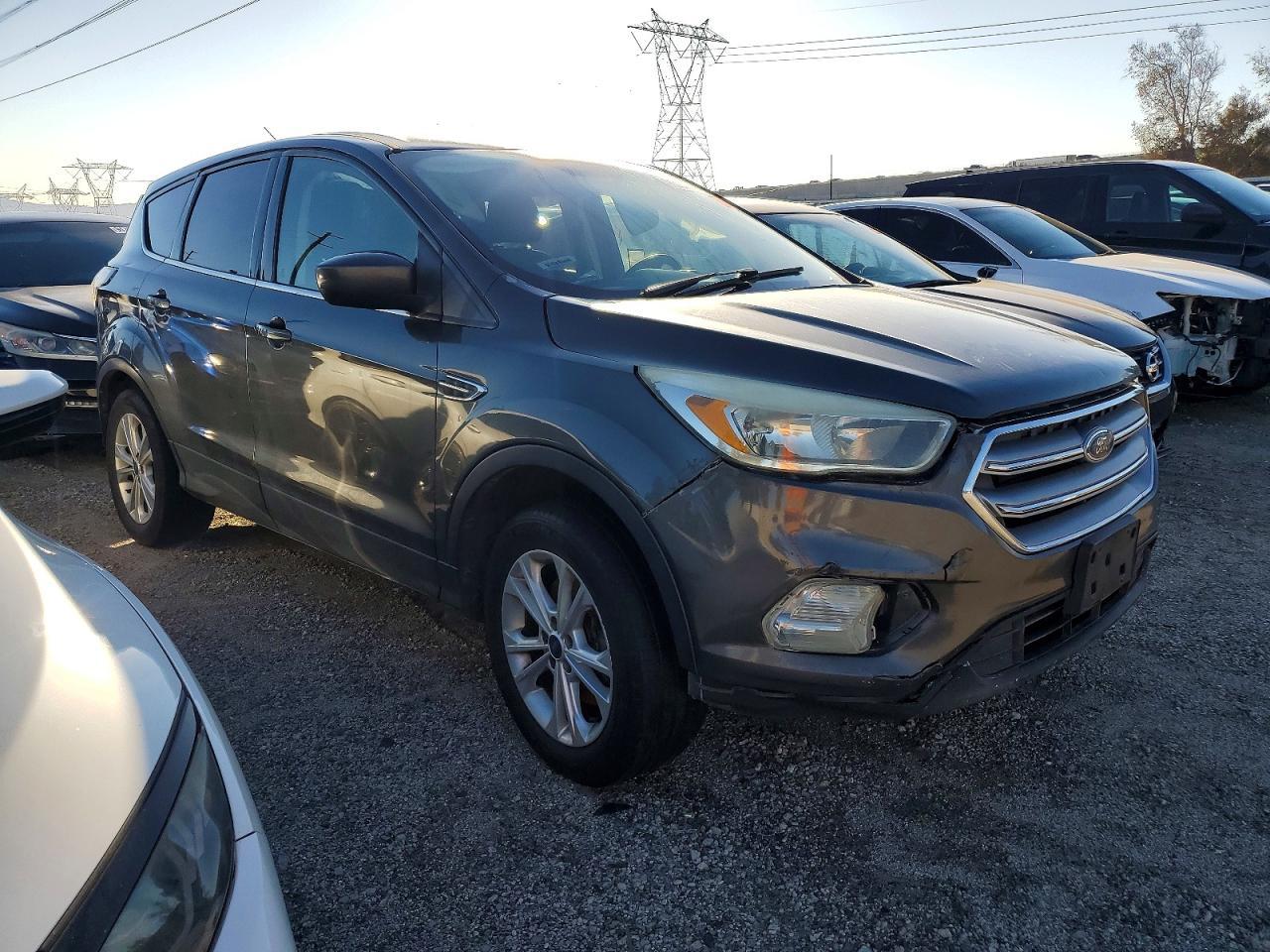 2017 Ford Escape Se - Фото 4