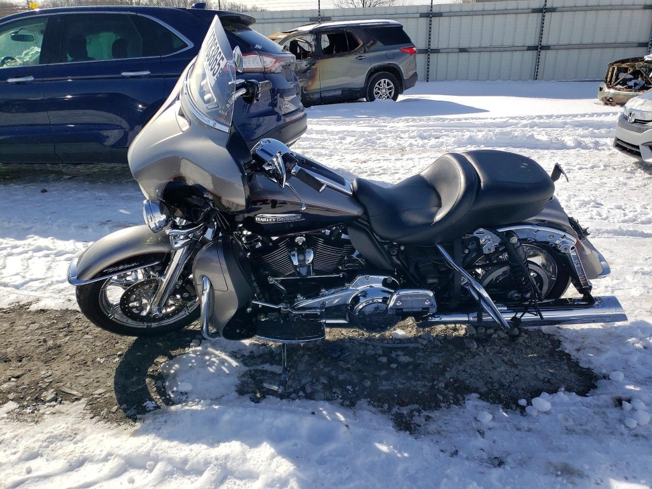 2017 Harley-Davidson Flhtcu Ultra Classic Electra Glide - Фото 3