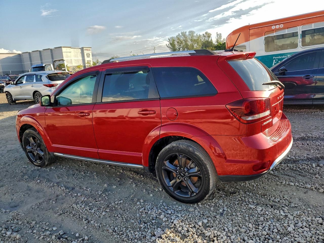 2018 Dodge Journey Crossroad - Фото 2