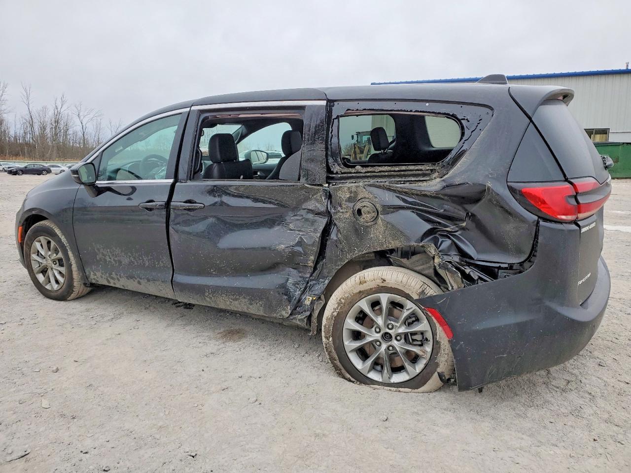 2026 Chrysler Pacifica Select - Image 2