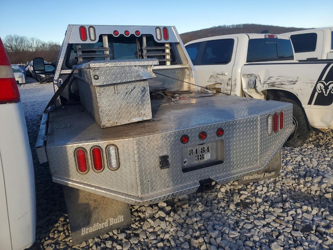 2002 Ford F250 Super Duty Flatbed Truck - Image 2
