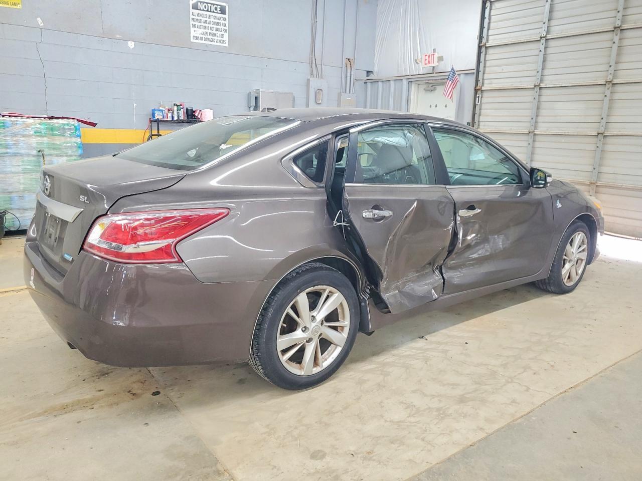 2013 Niss Altima 2.5 - Фото 3