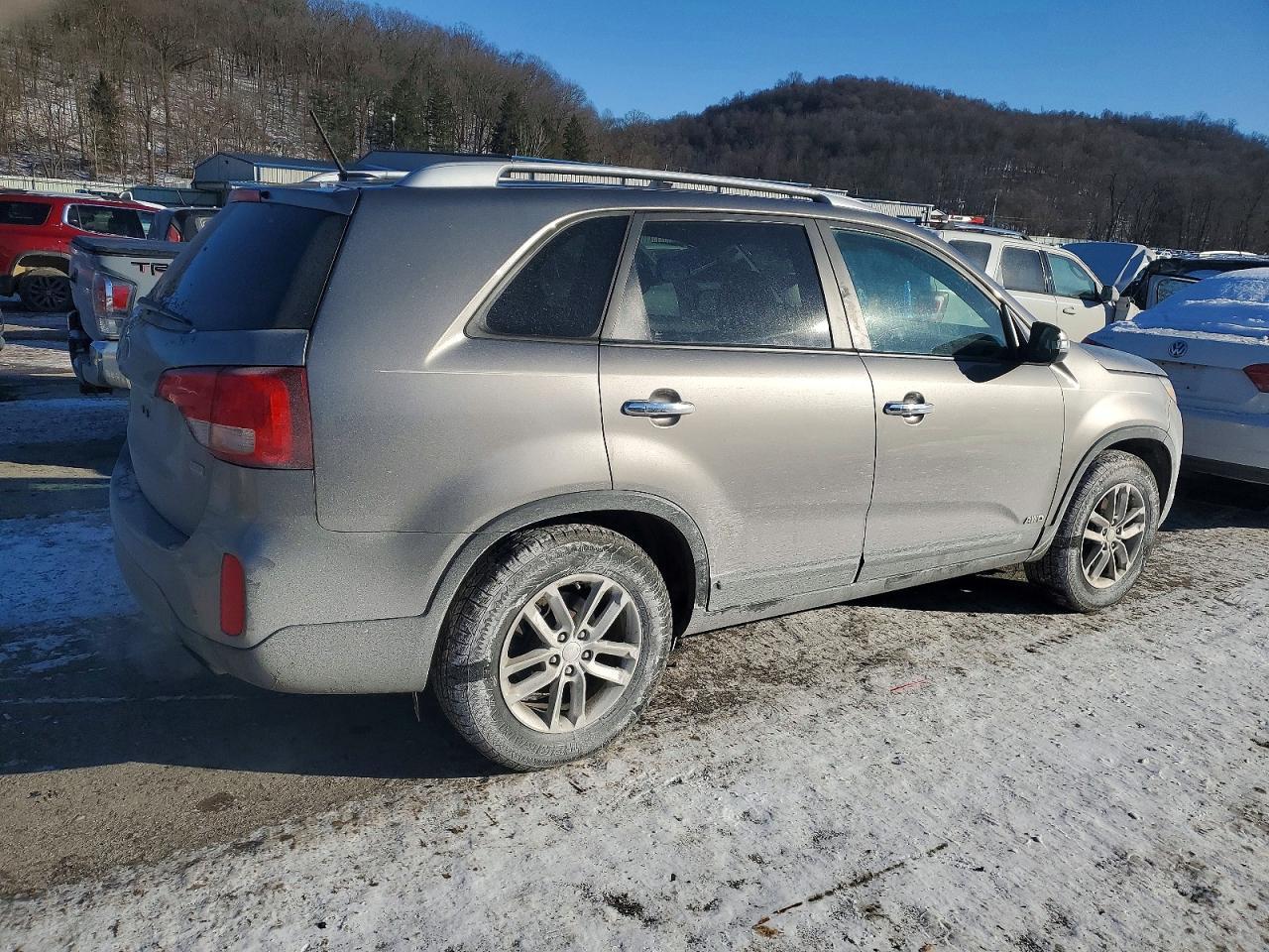 2014 Kia Sorento Lx - Image 3