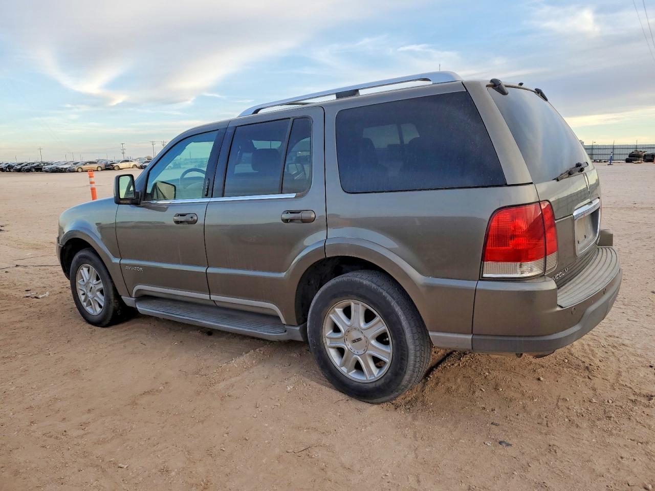 2004 Lincoln Aviator - Фото 2