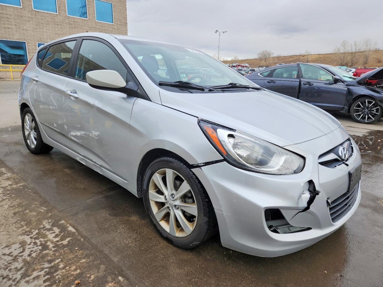 2012 Hyundai Accent Se - Фото 4