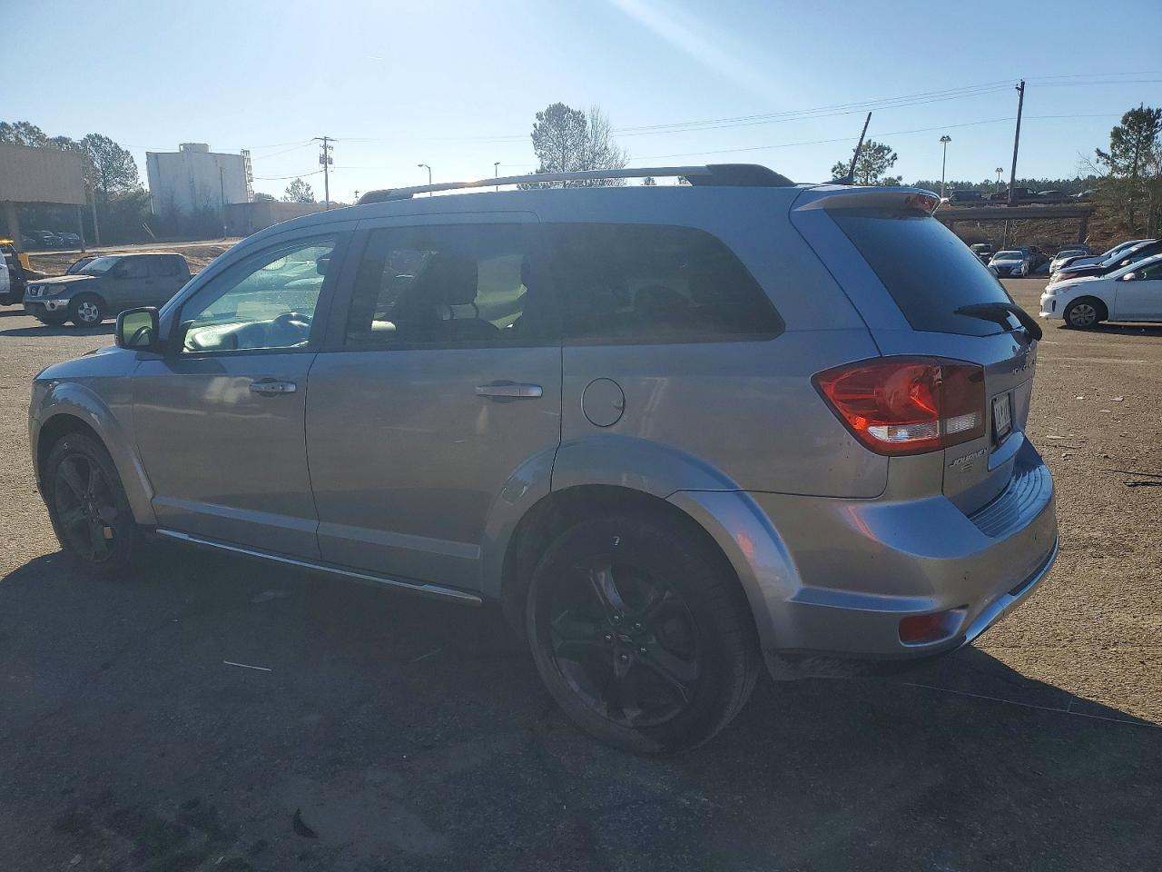 2020 Dodge Journey Crossroad - Image 2