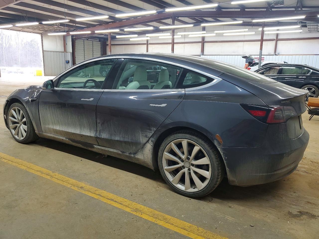 2019 Tesla Model 3 - Фото 2