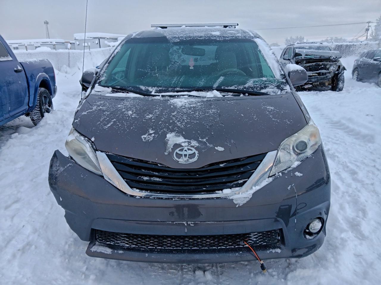 2011 Toyota Sienna Le - Фото 5