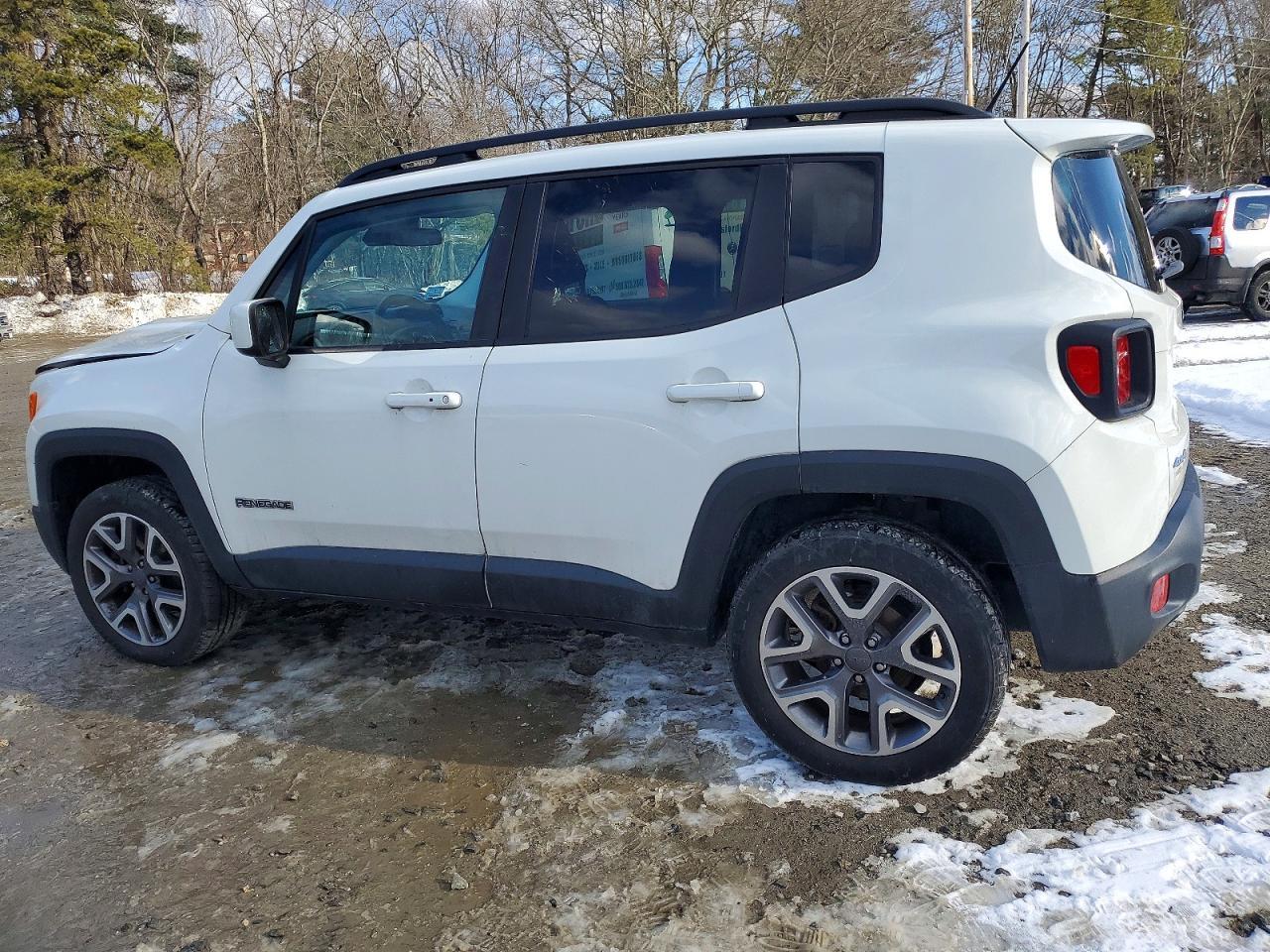 2017 Jeep Renegade Latitude - Image 2