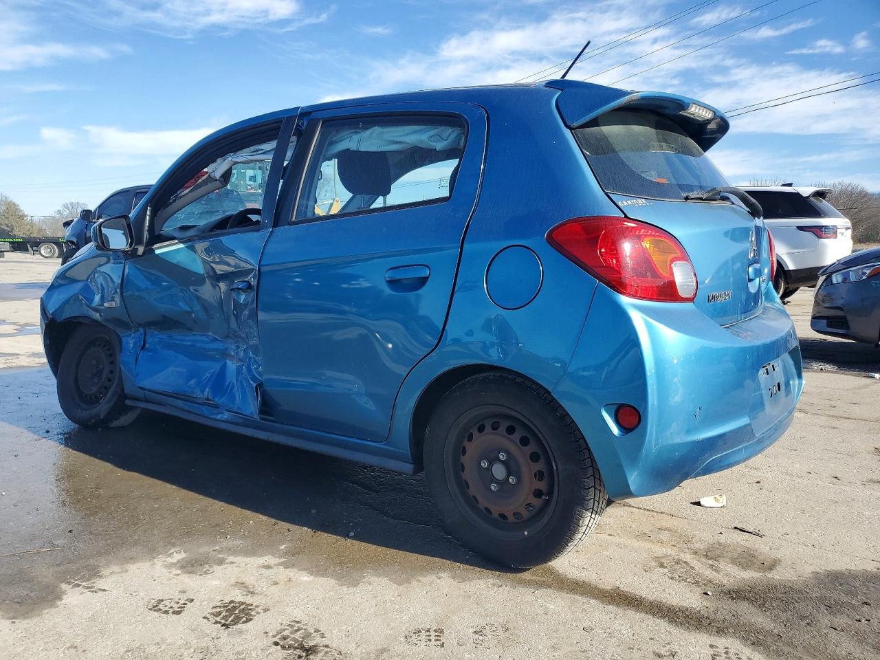 2015 Mitsubishi Mirage De - Image 2