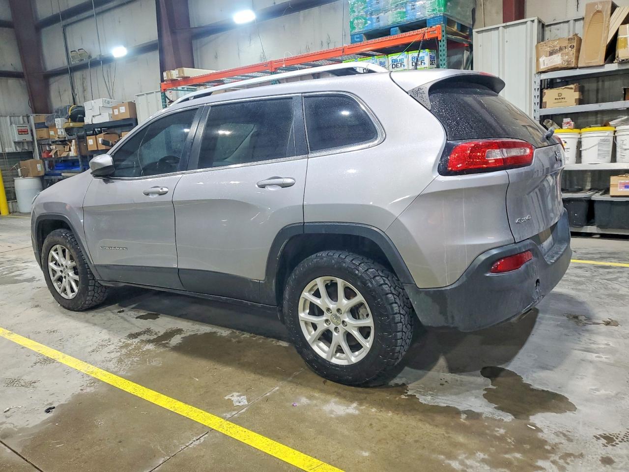 2018 Jeep Cherokee Latitude - Image 2