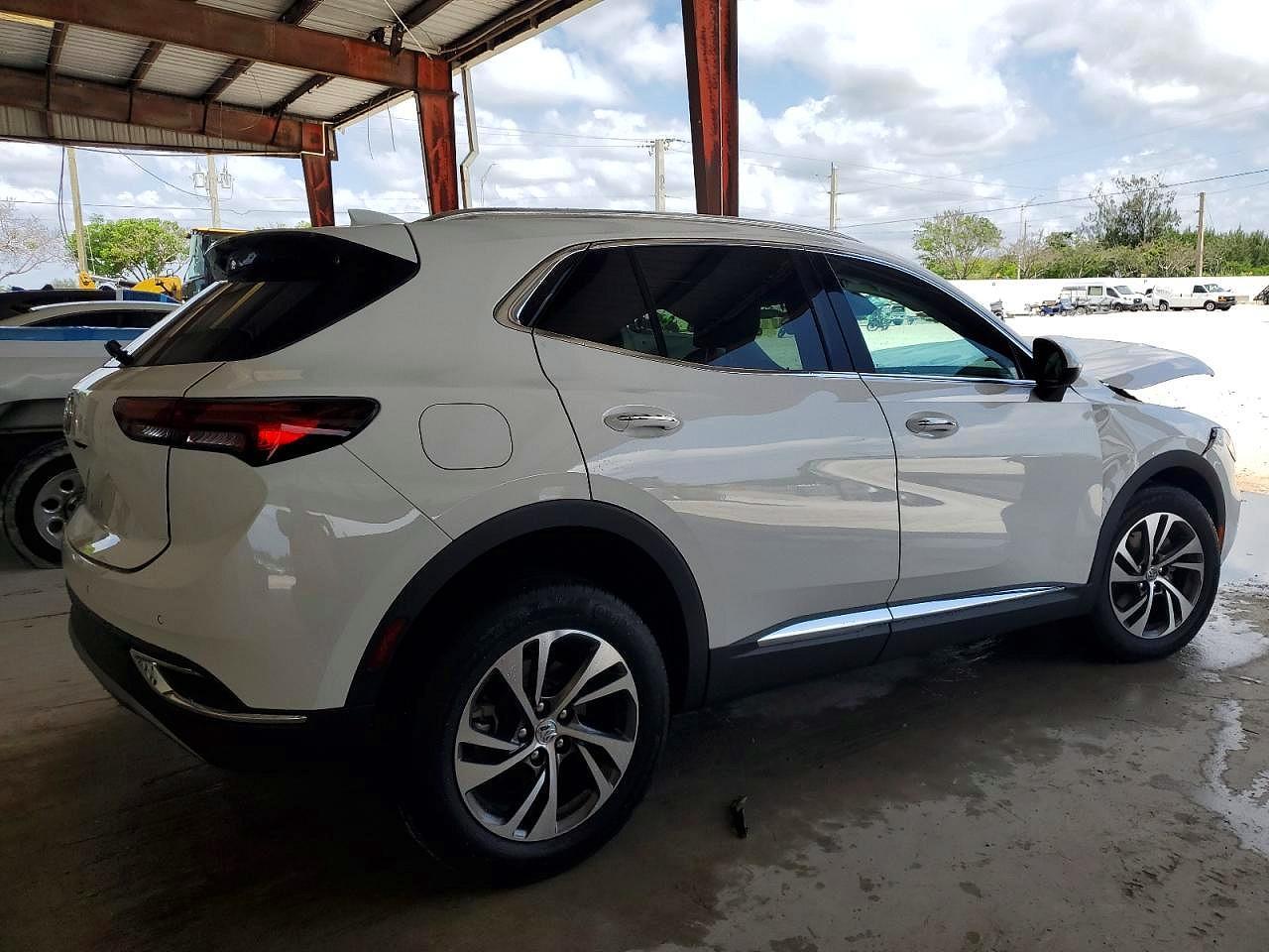 2022 Buick Envision Essence - Фото 3