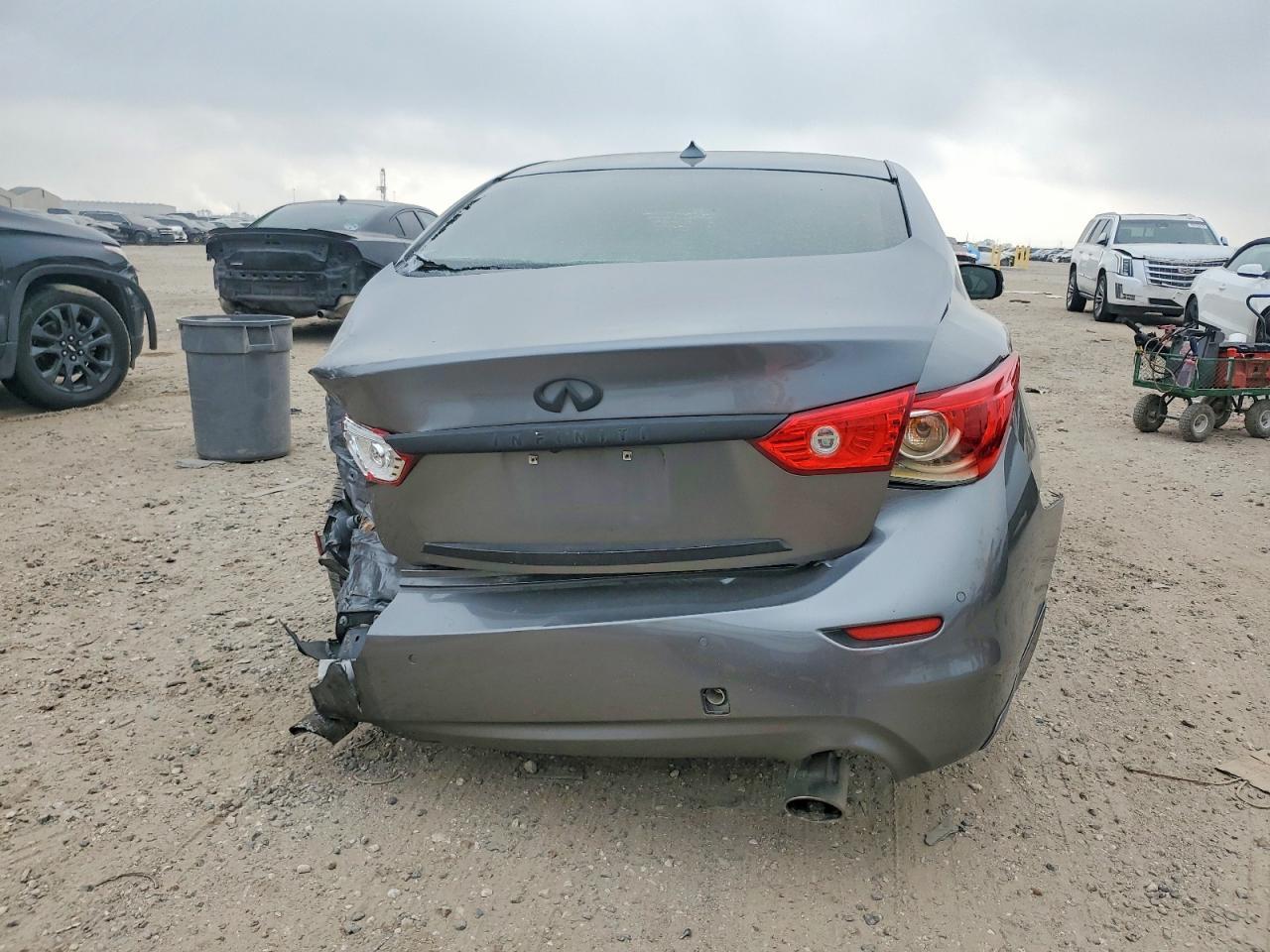 2017 Infiniti Q50 3.0T Premium - Image 6