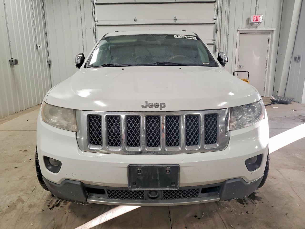 2013 Jeep Grand Cherokee Overland - Image 5