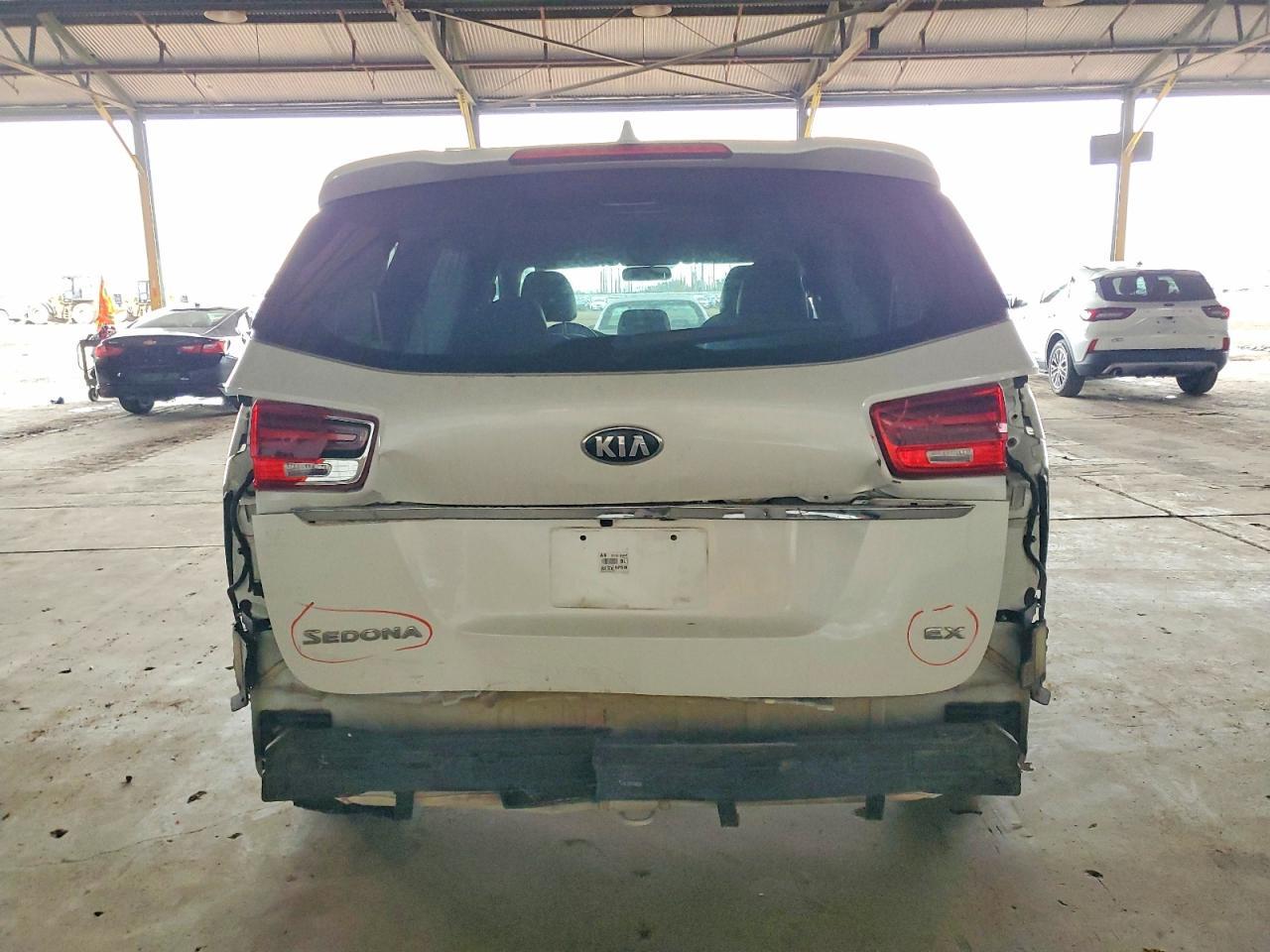 2020 Kia Sedona Lx - Фото 6