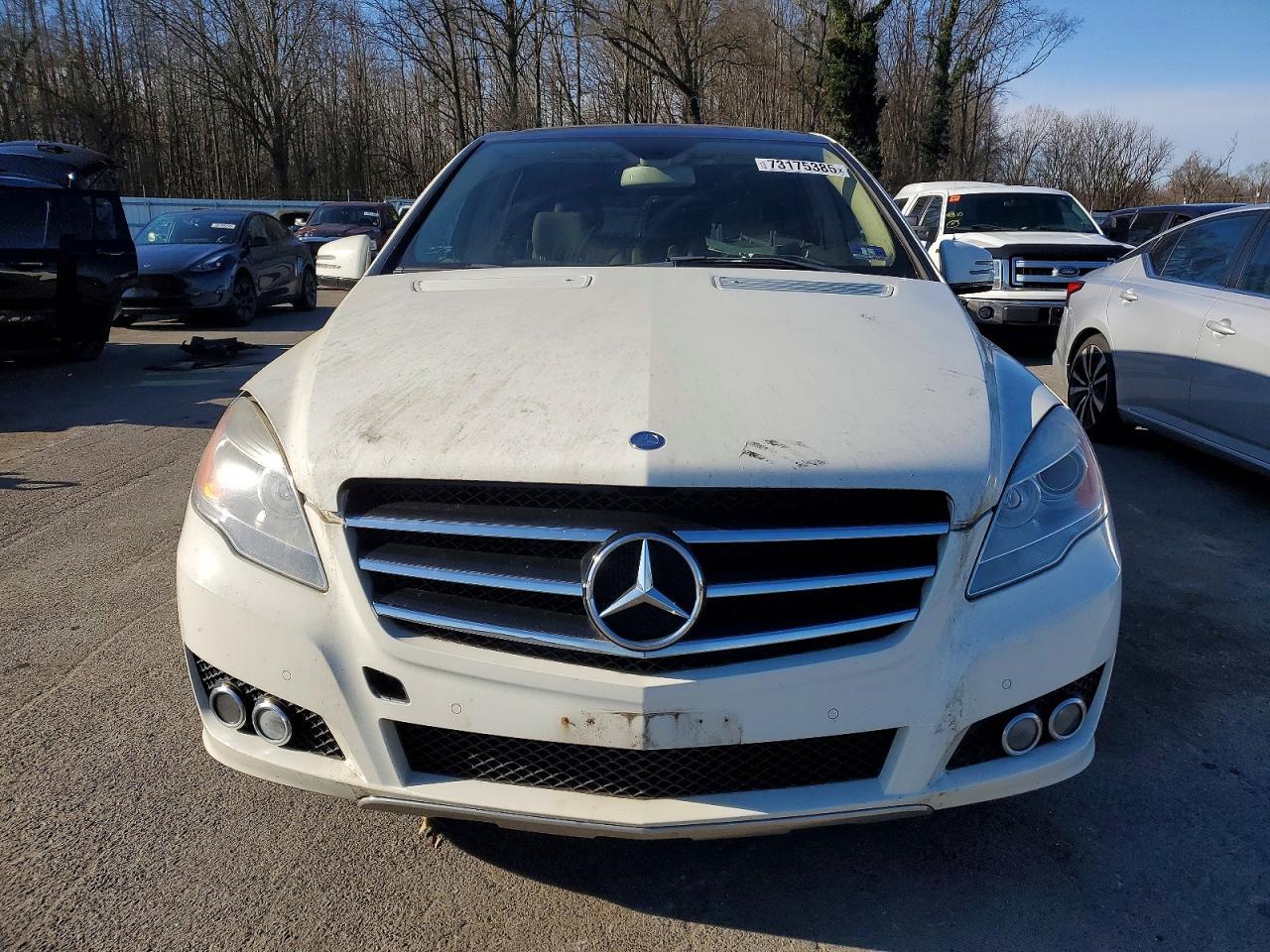 2011 Mercedes-Benz R 350 4Matic - Image 5