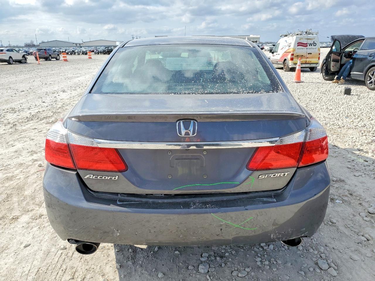 2013 Honda Accord Sport - Image 6