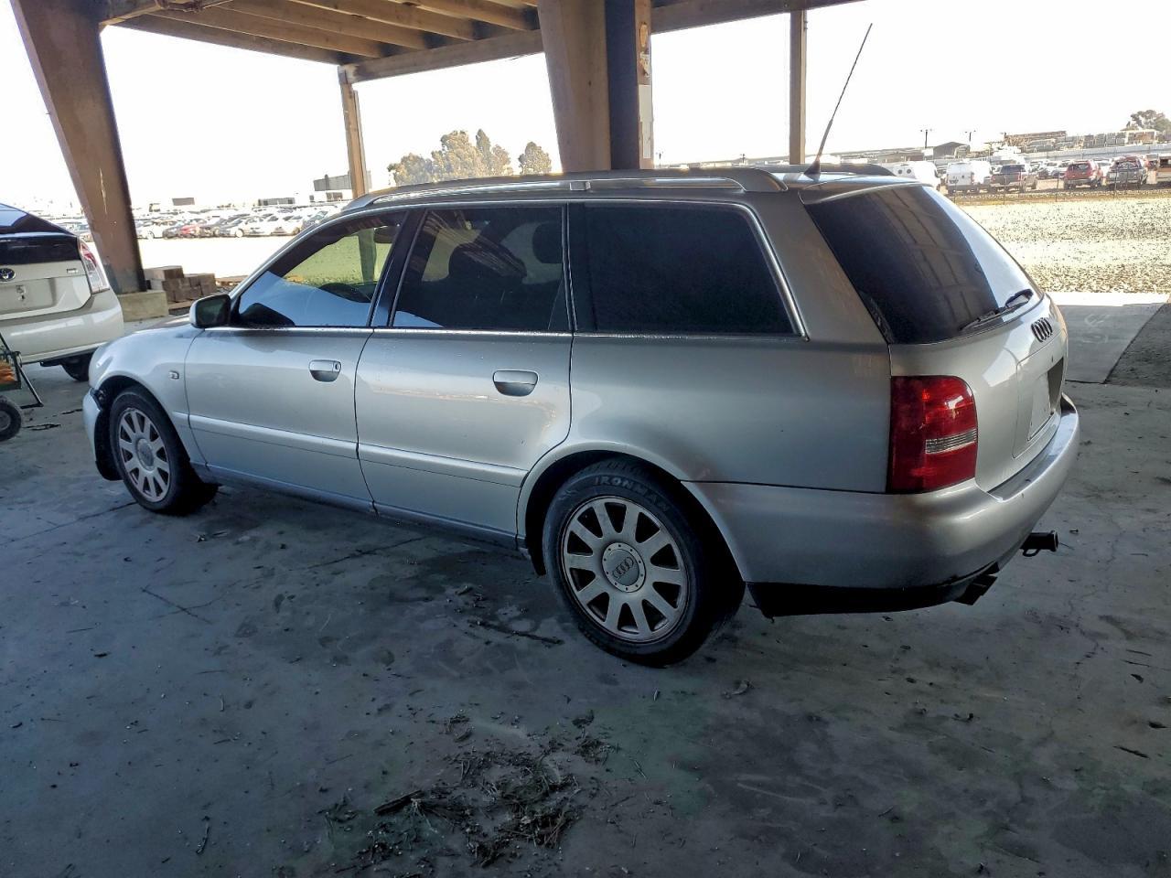 2001 Audi A4 2.8 Avant Quattro - Image 2
