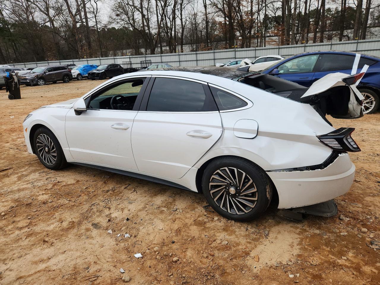 2022 Hyundai Sonata Hybrid Limited - Image 2