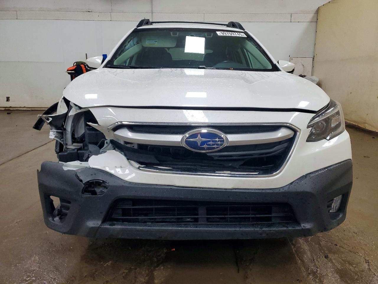 2022 Subaru Outback Premium - Image 5